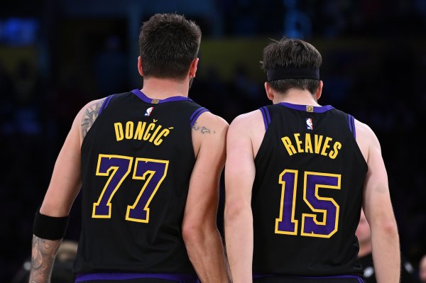 配资炒股股市 雷迪克：若赛季能延长&东里就能回归 他们都在积极进行康复治疗